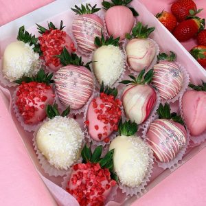 Chocolate covered strawberries box Miami