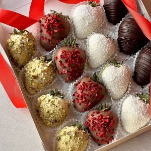 Chocolate dipped strawberries box gift