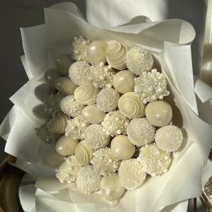 La Perla Bouquet with White Chocolate Covered Strawberries