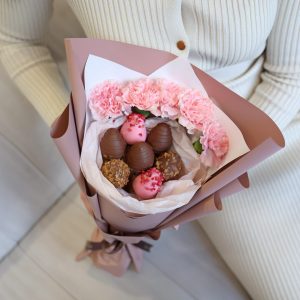 Chocolate covered strawberries bouquet with carnations