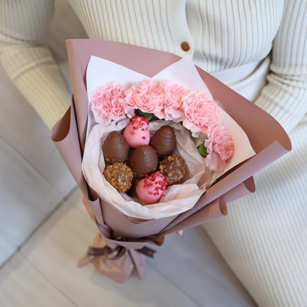 Chocolate covered strawberries bouquet with carnations