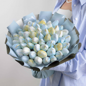 Ocean Heart Bouquet with Chocolate Covered Strawberries