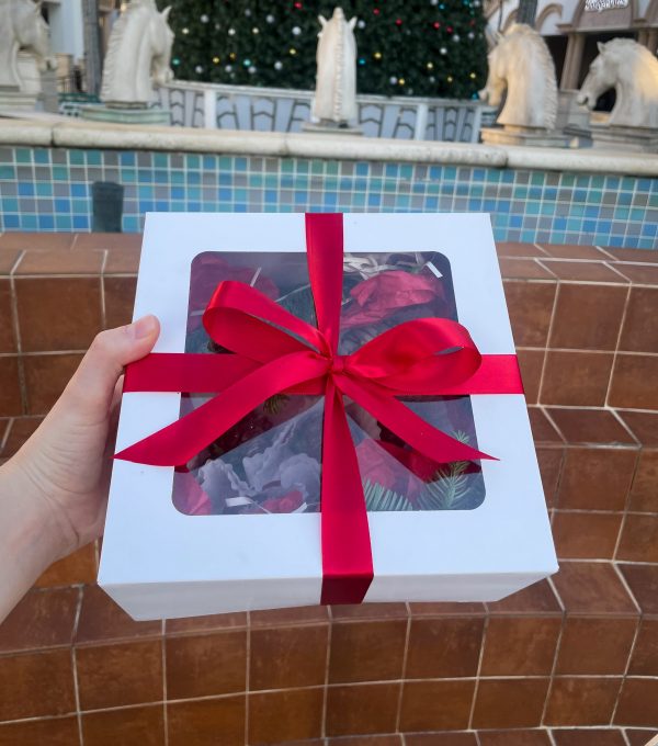 Christmas Symphony box with Chocolate Covered Strawberries - Image 4